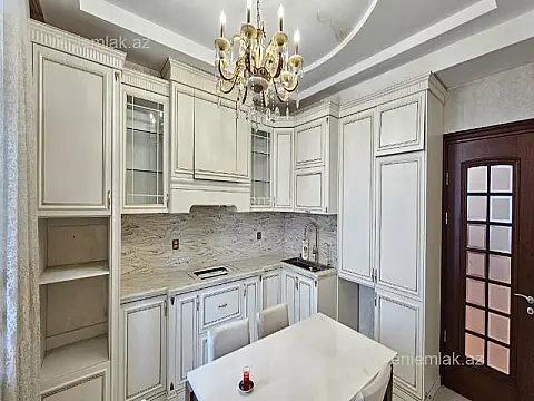 Satılır 6 otaqlı yeni tikili 320 m²