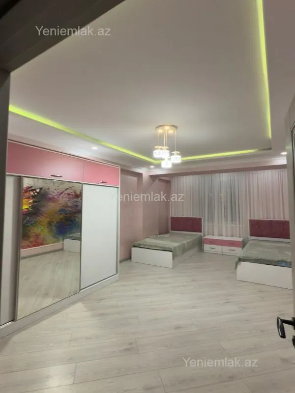 Satılır 3 otaqlı yeni tikili 132 m²