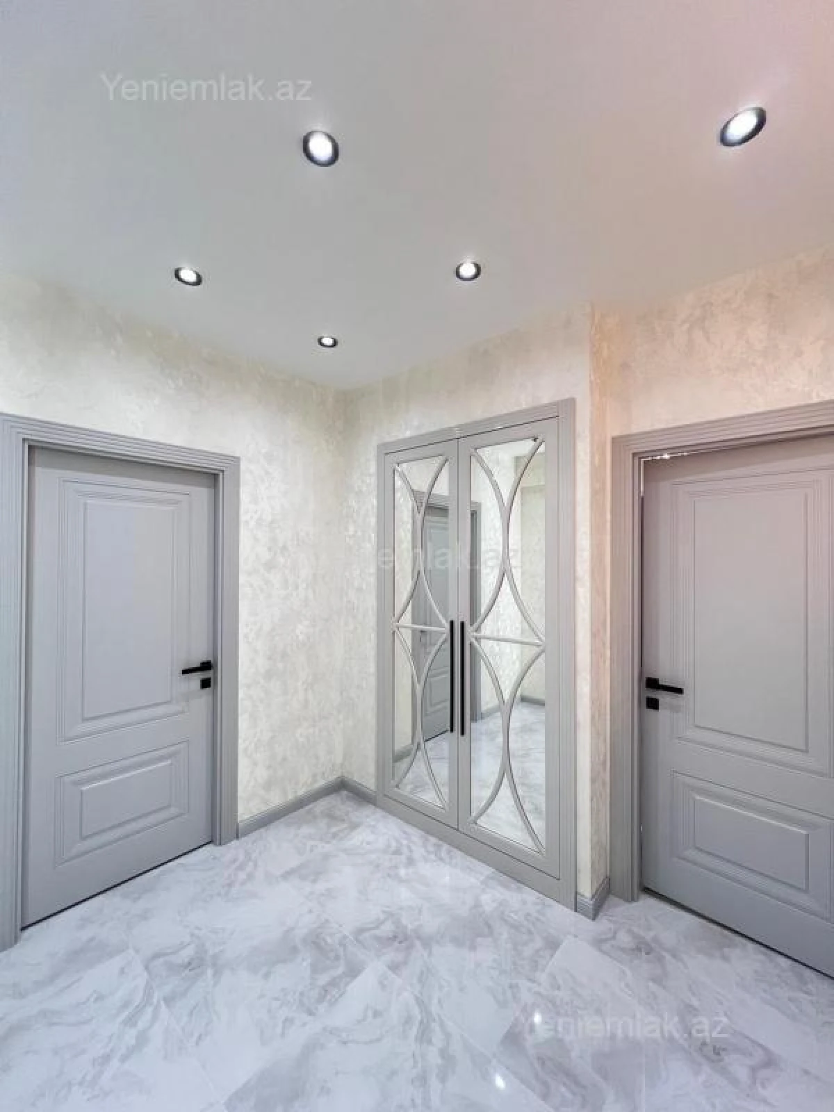 Satılır 3 otaqlı yeni tikili 80 m²