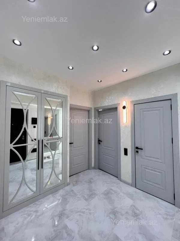 Satılır 3 otaqlı yeni tikili 80 m²