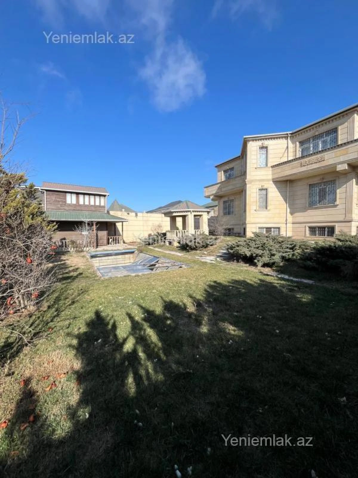 Satılır 8 otaqlı həyət evi 660 m²