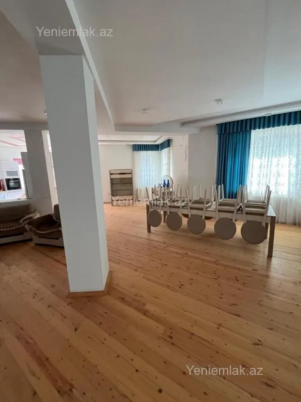 Satılır 8 otaqlı həyət evi 660 m²