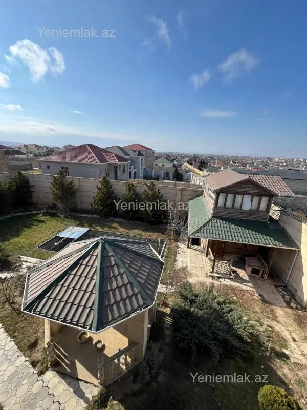 Satılır 8 otaqlı həyət evi 660 m²