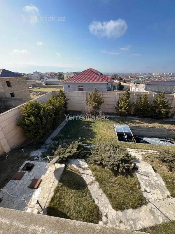 Satılır 8 otaqlı həyət evi 660 m²