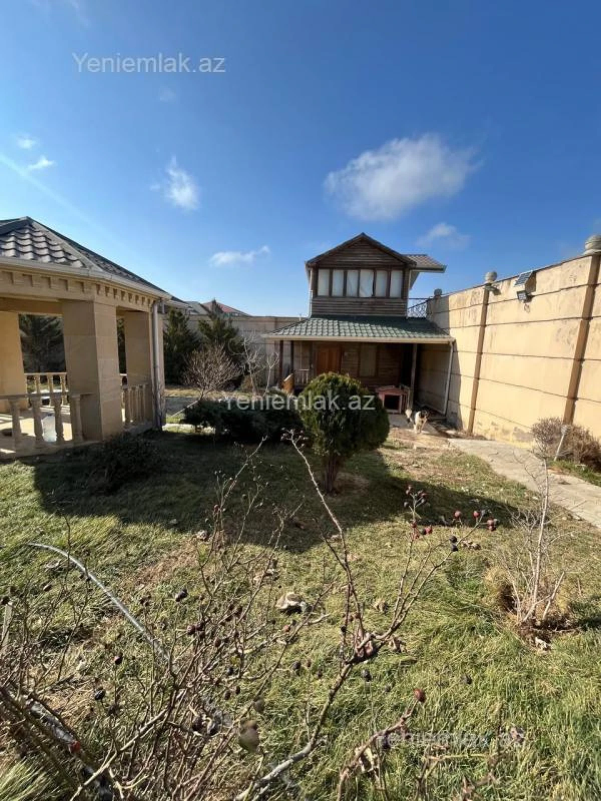 Satılır 8 otaqlı həyət evi 660 m²