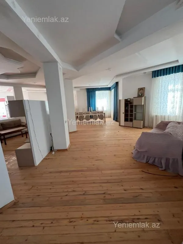 Satılır 8 otaqlı həyət evi 660 m²