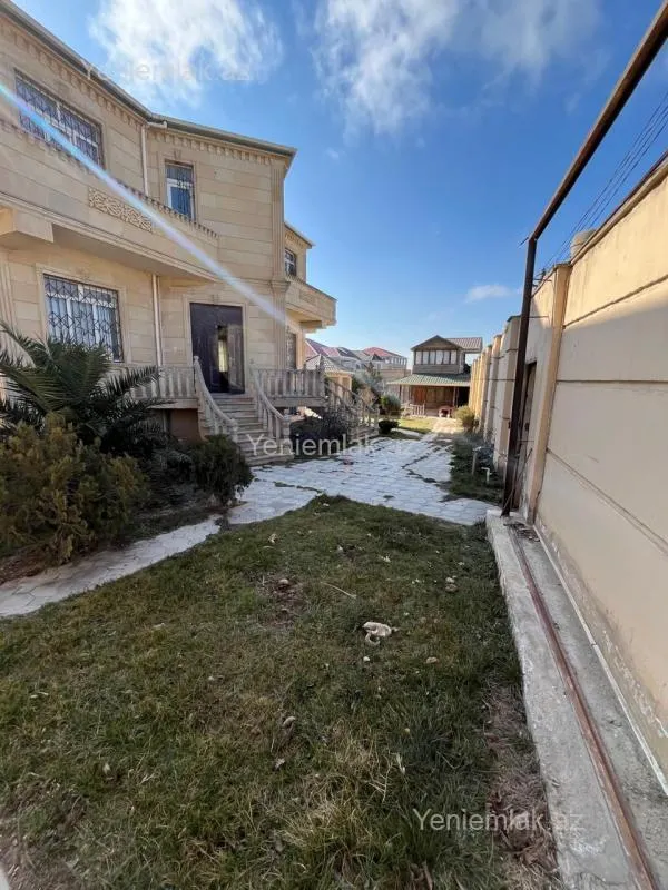 Satılır 8 otaqlı həyət evi 660 m²
