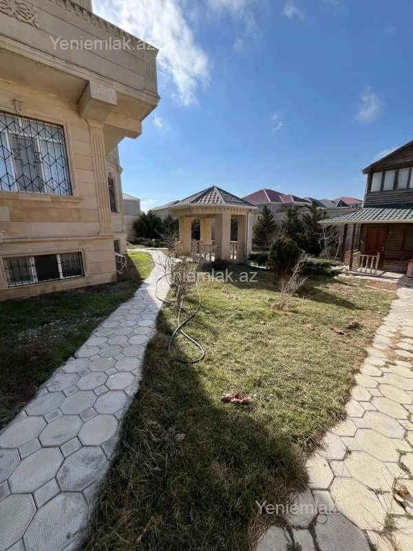 Satılır 8 otaqlı həyət evi 660 m²