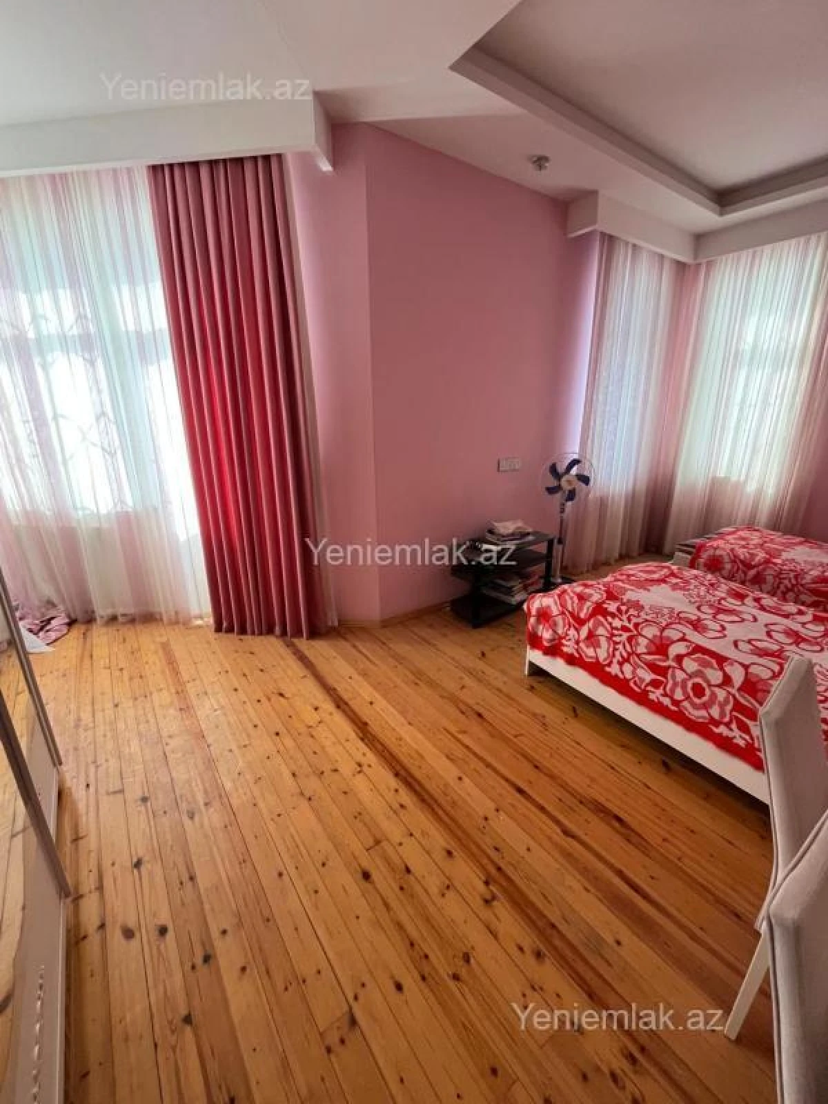 Satılır 8 otaqlı həyət evi 660 m²