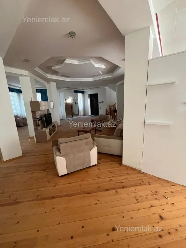 Satılır 8 otaqlı həyət evi 660 m²