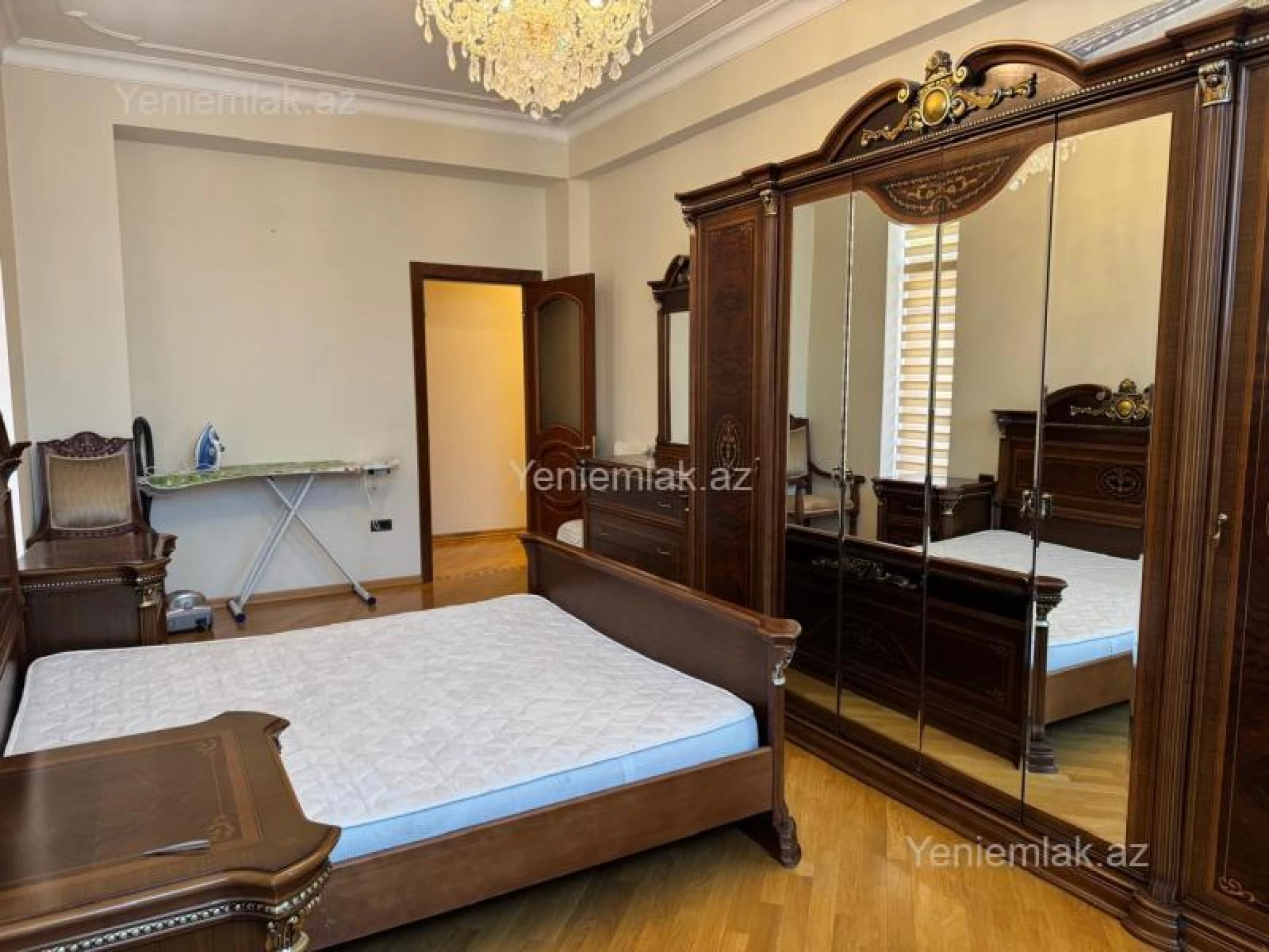 Satılır 3 otaqlı yeni tikili 180 m²