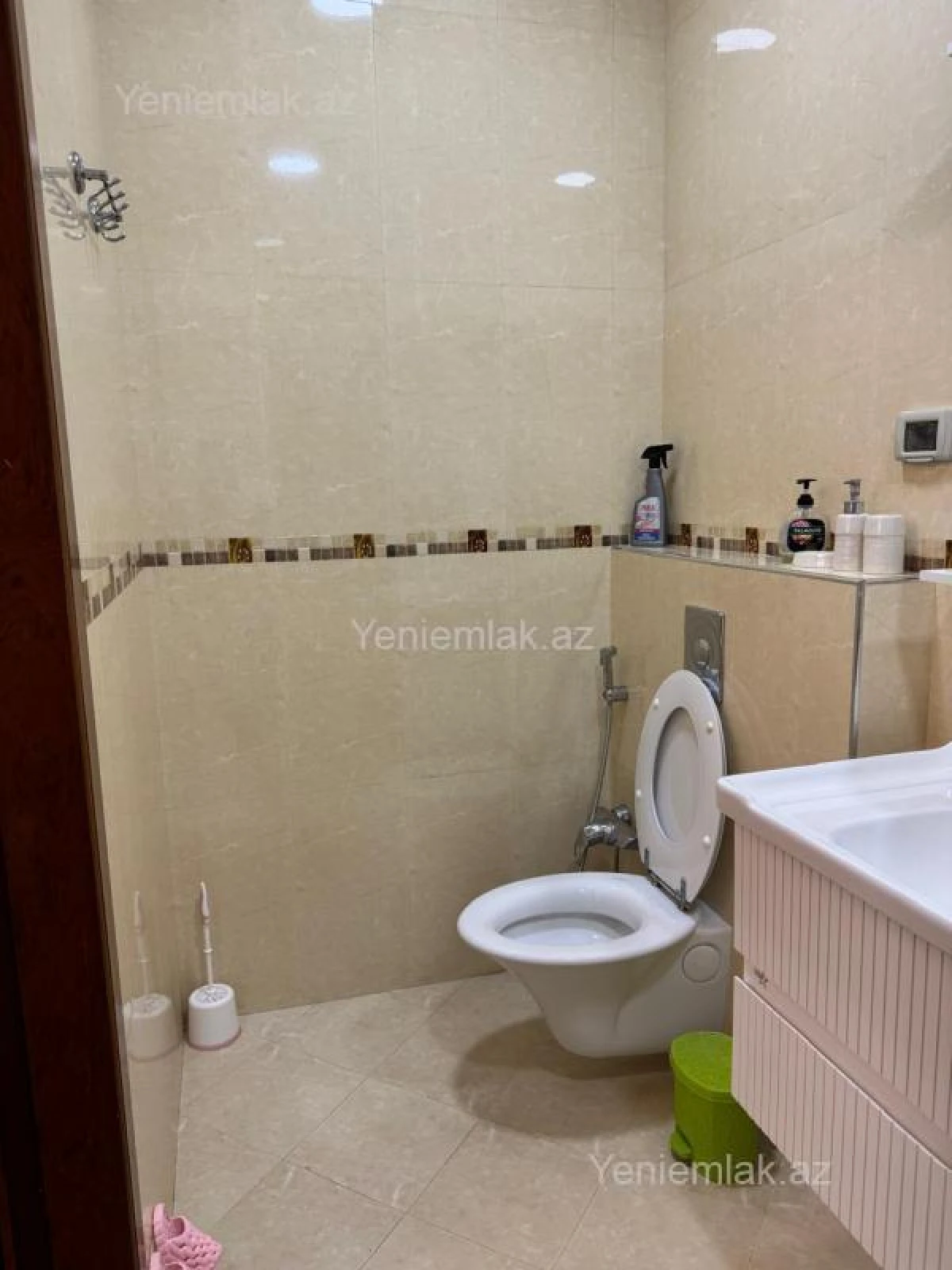 Satılır 3 otaqlı yeni tikili 180 m²