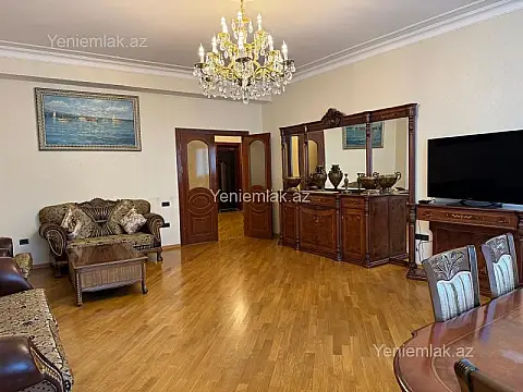 Satılır 3 otaqlı yeni tikili 180 m²