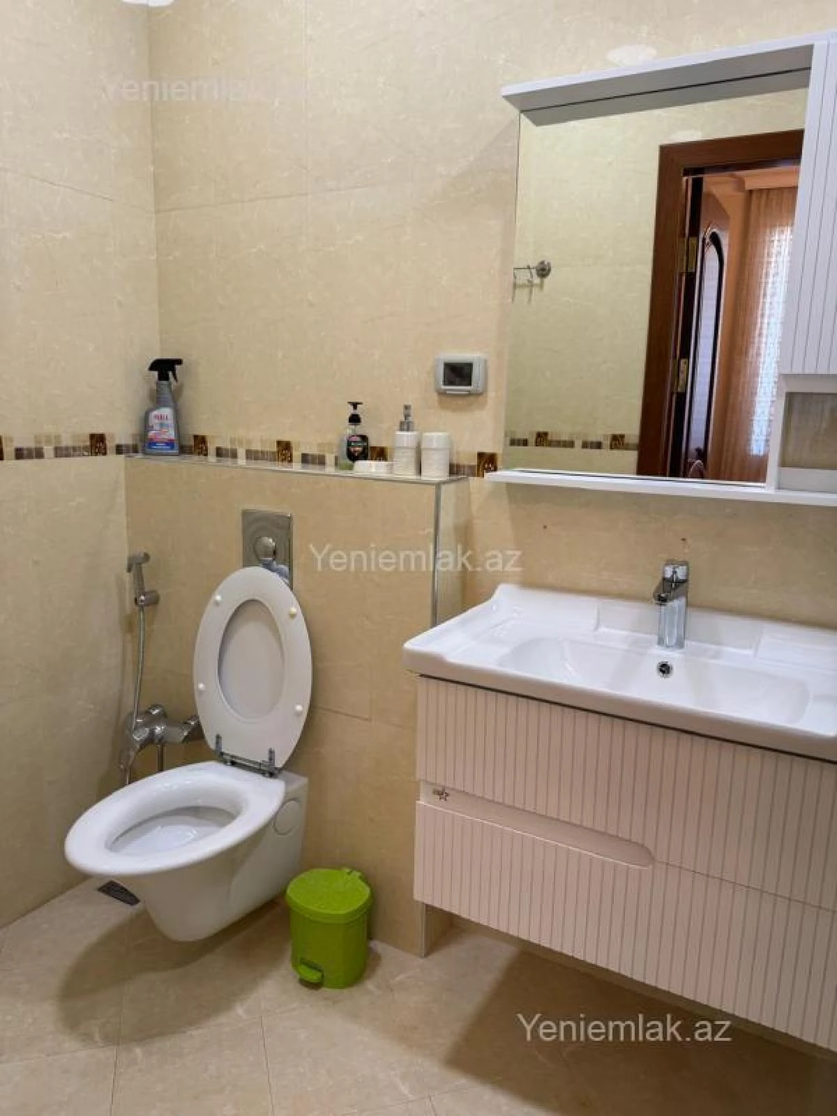 Satılır 3 otaqlı yeni tikili 180 m²