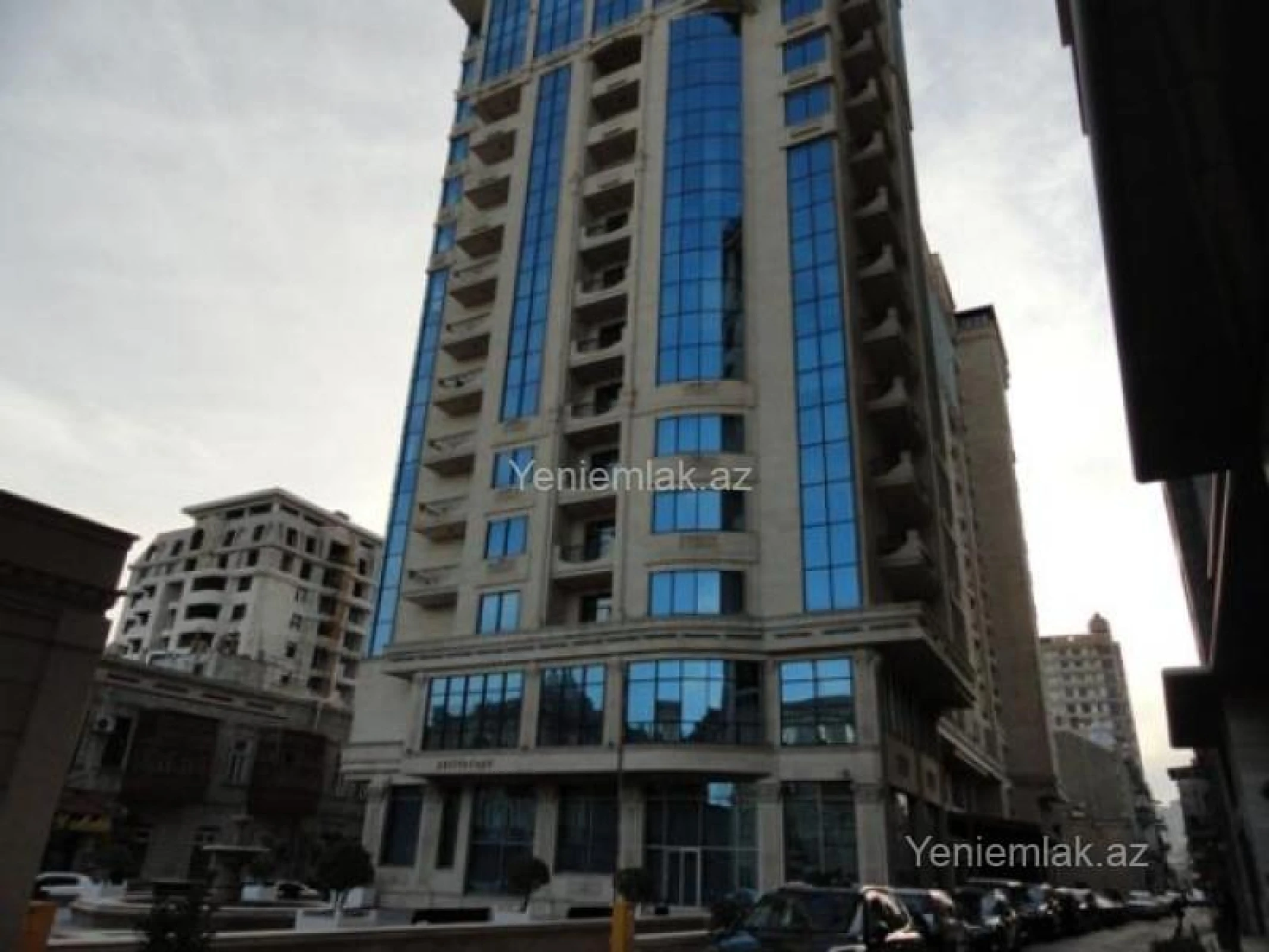 Satılır 3 otaqlı yeni tikili 180 m²