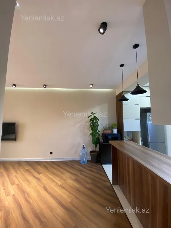 Satılır 3 otaqlı yeni tikili 100 m²