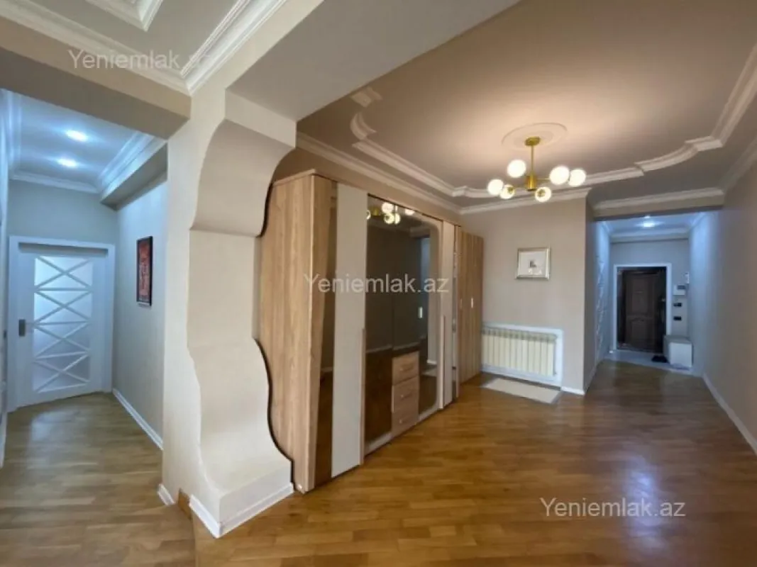 Satılır 3 otaqlı yeni tikili 120 m²