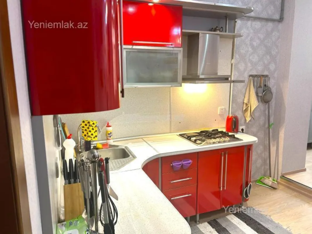 Satılır 1 otaqlı köhnə tikili 50 m²