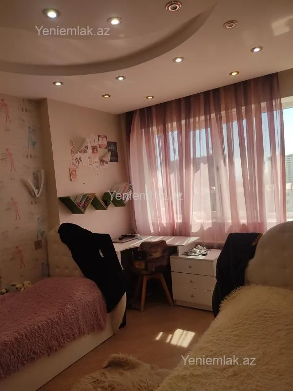 Satılır 3 otaqlı köhnə tikili 85 m²