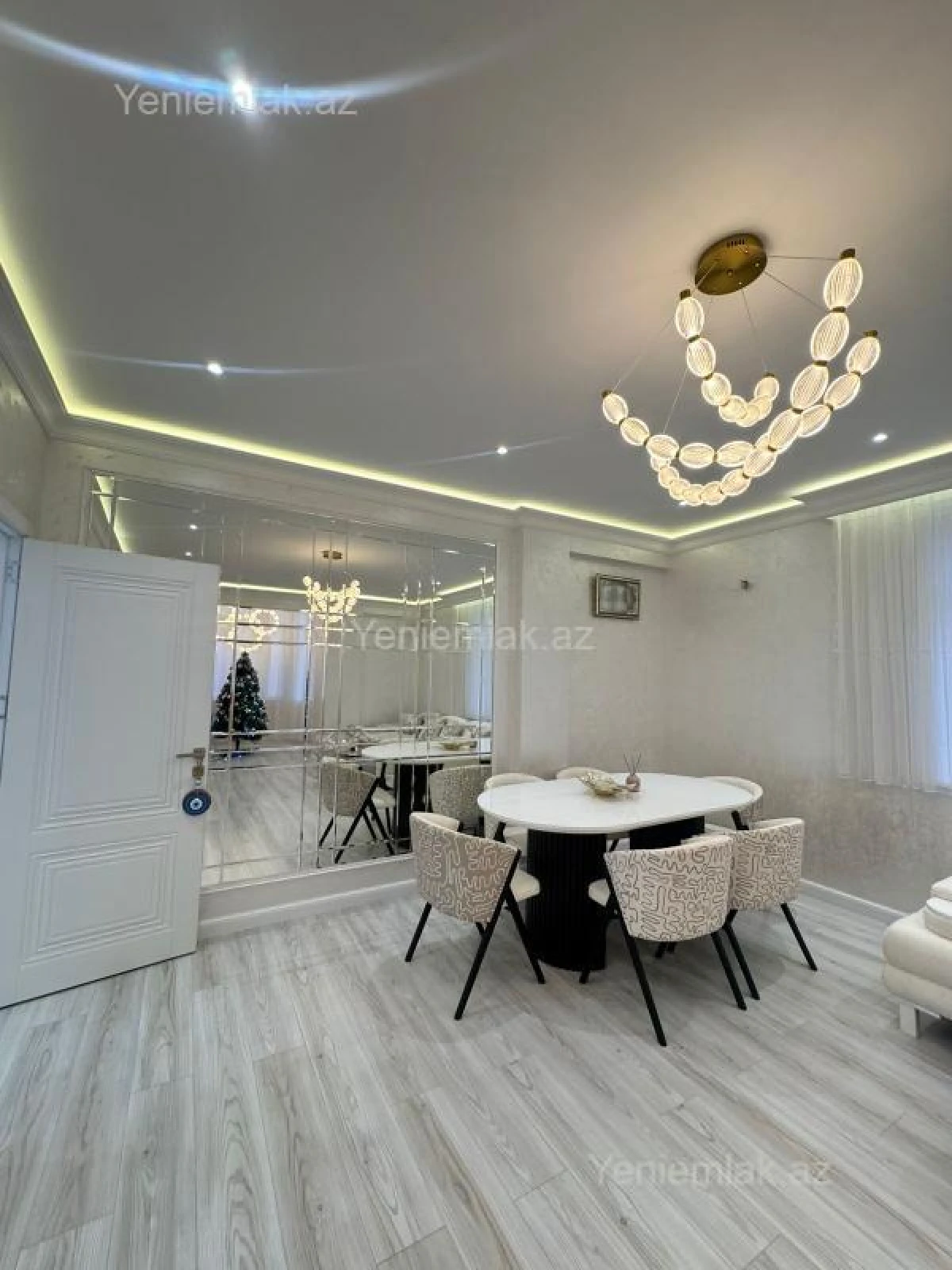 Satılır 3 otaqlı yeni tikili 117 m²