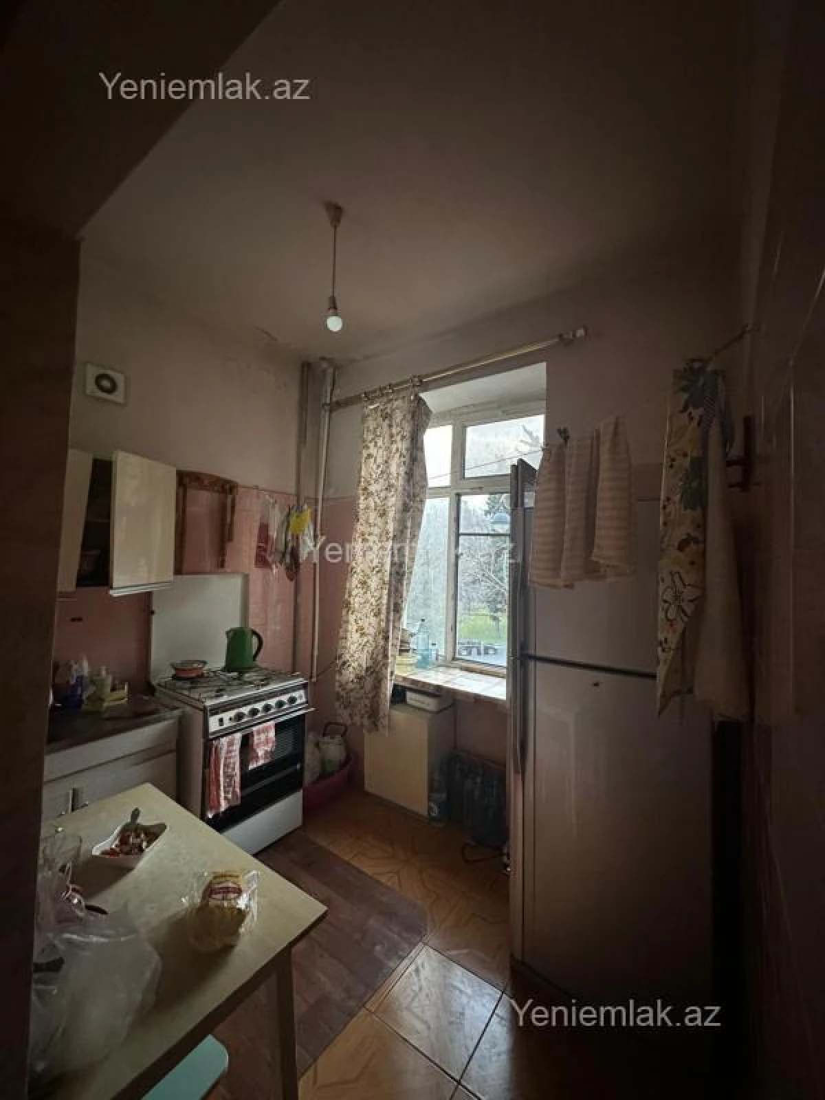 Satılır 2 otaqlı köhnə tikili 55 m²