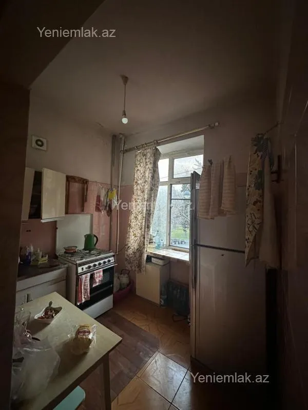 Satılır 2 otaqlı köhnə tikili 55 m²