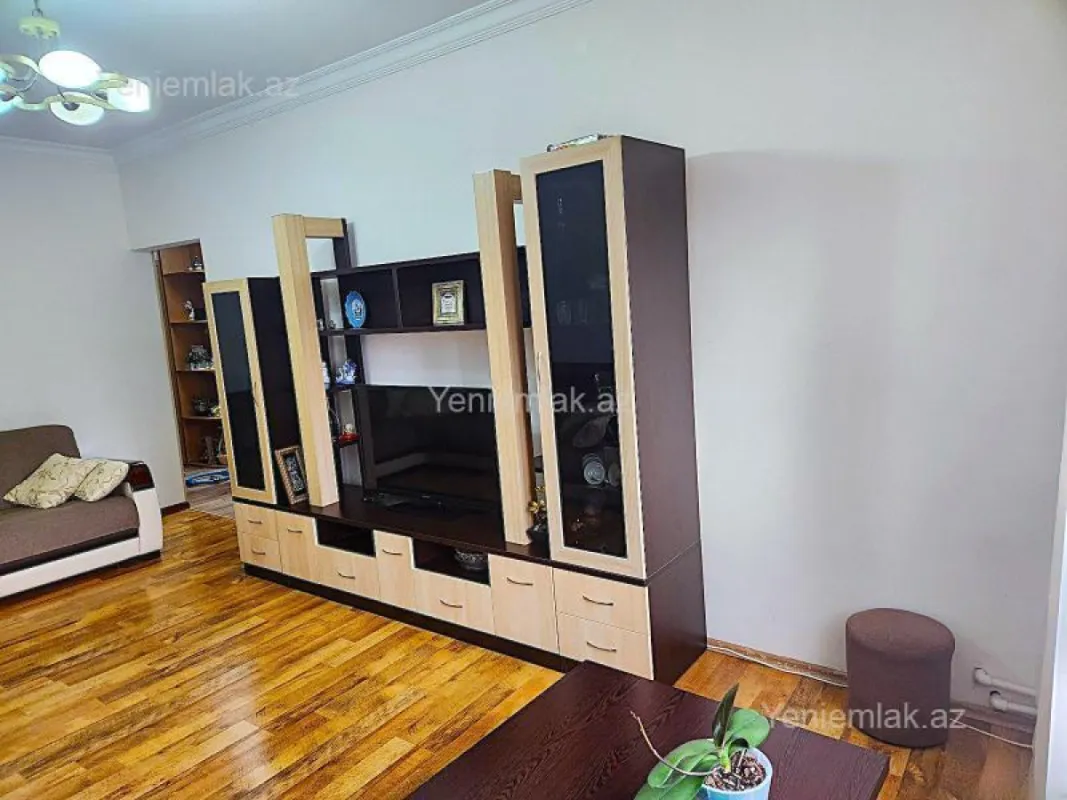 Satılır 3 otaqlı köhnə tikili 85 m²
