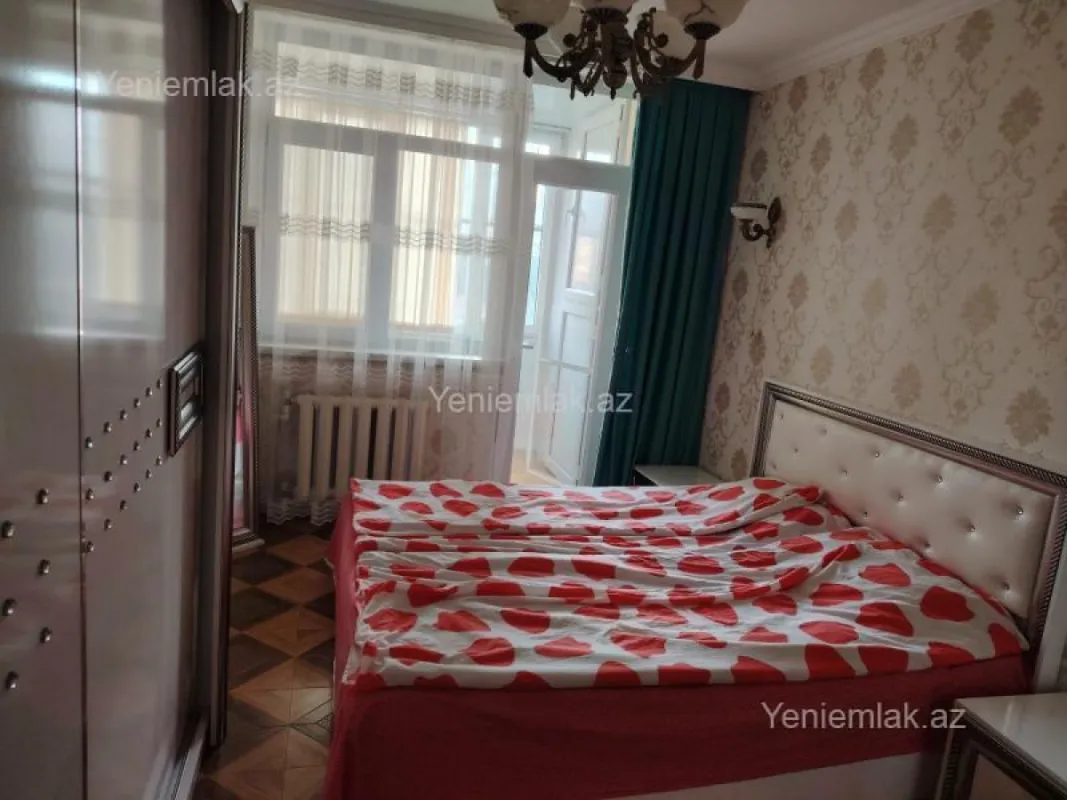 Satılır 3 otaqlı köhnə tikili 88 m²