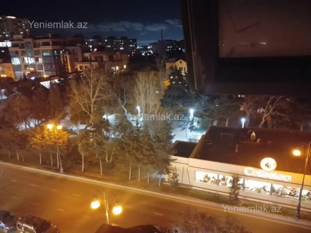 Satılır 2 otaqlı köhnə tikili 75 m²