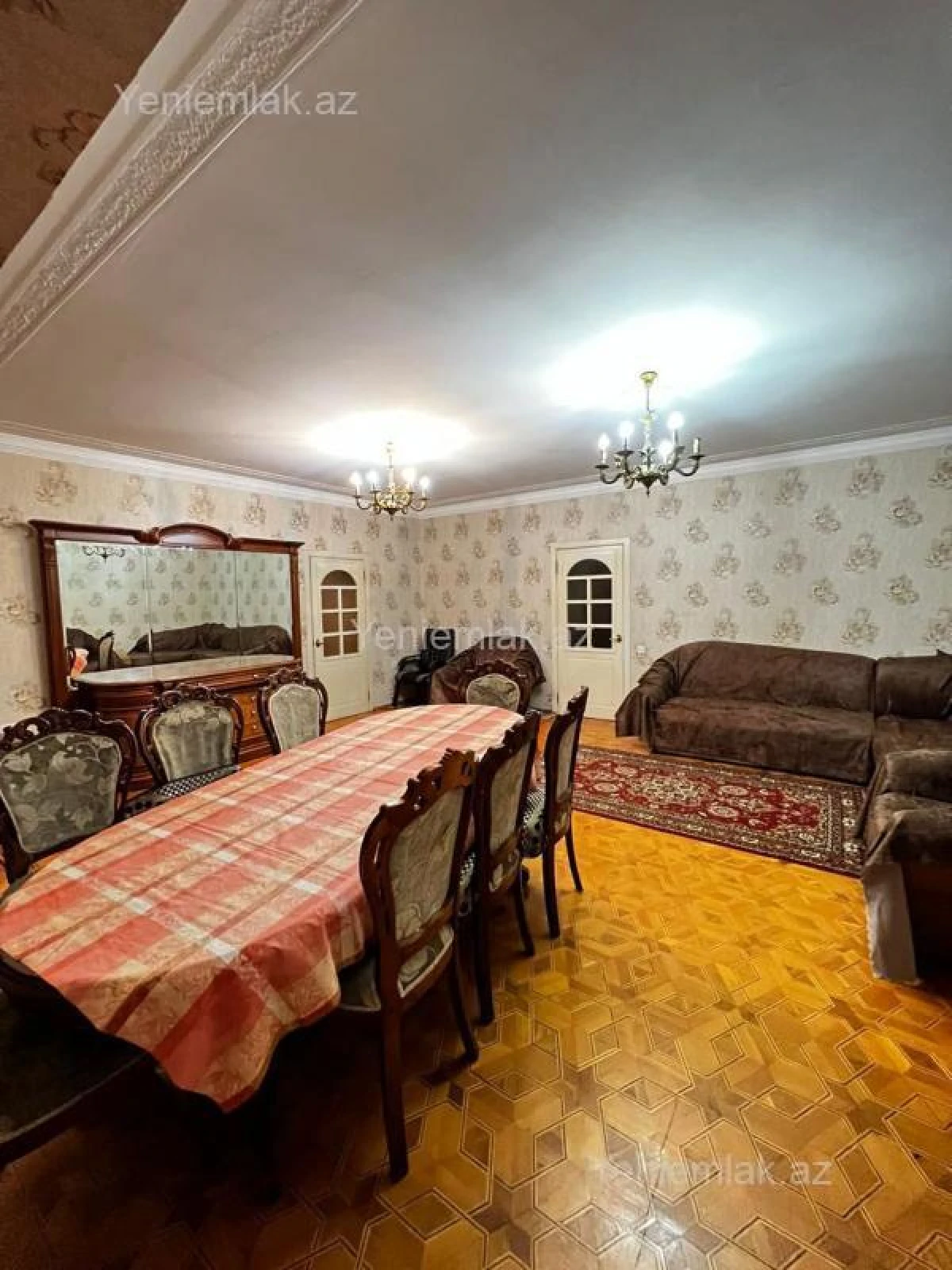 Satılır 2 otaqlı köhnə tikili 75 m²
