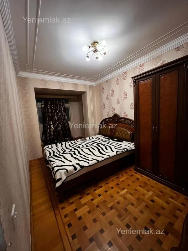 Satılır 2 otaqlı köhnə tikili 75 m²