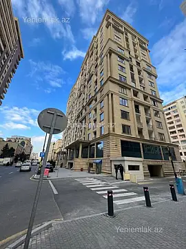 Satılır 3 otaqlı yeni tikili 155 m²