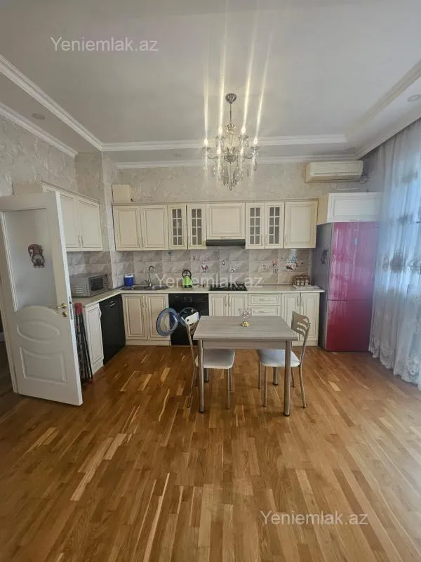 Satılır 2 otaqlı yeni tikili 72 m²