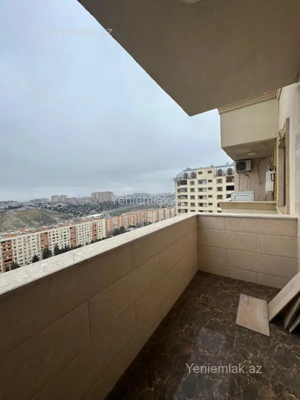 Satılır 3 otaqlı yeni tikili 130 m²