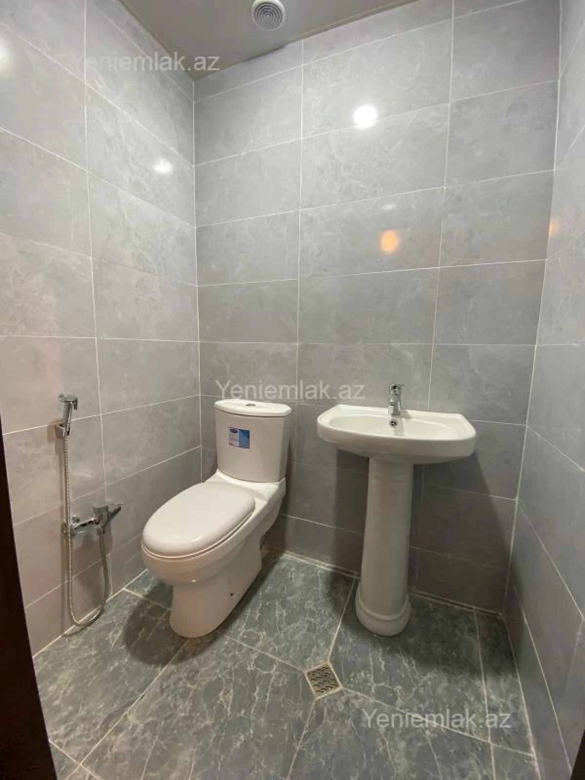 Satılır 3 otaqlı yeni tikili 75 m²