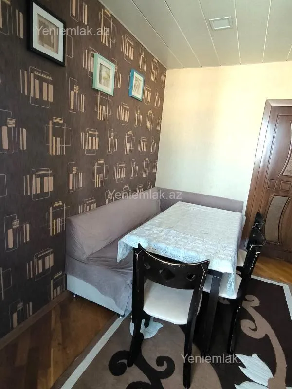 Satılır 3 otaqlı köhnə tikili 80 m²