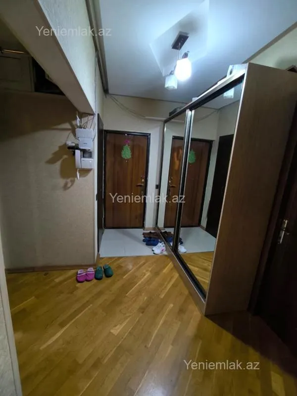 Satılır 3 otaqlı köhnə tikili 80 m²
