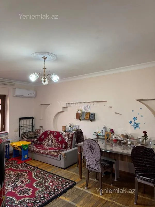 Satılır 3 otaqlı köhnə tikili 60 m²