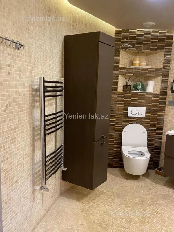 Satılır 3 otaqlı köhnə tikili 100 m²