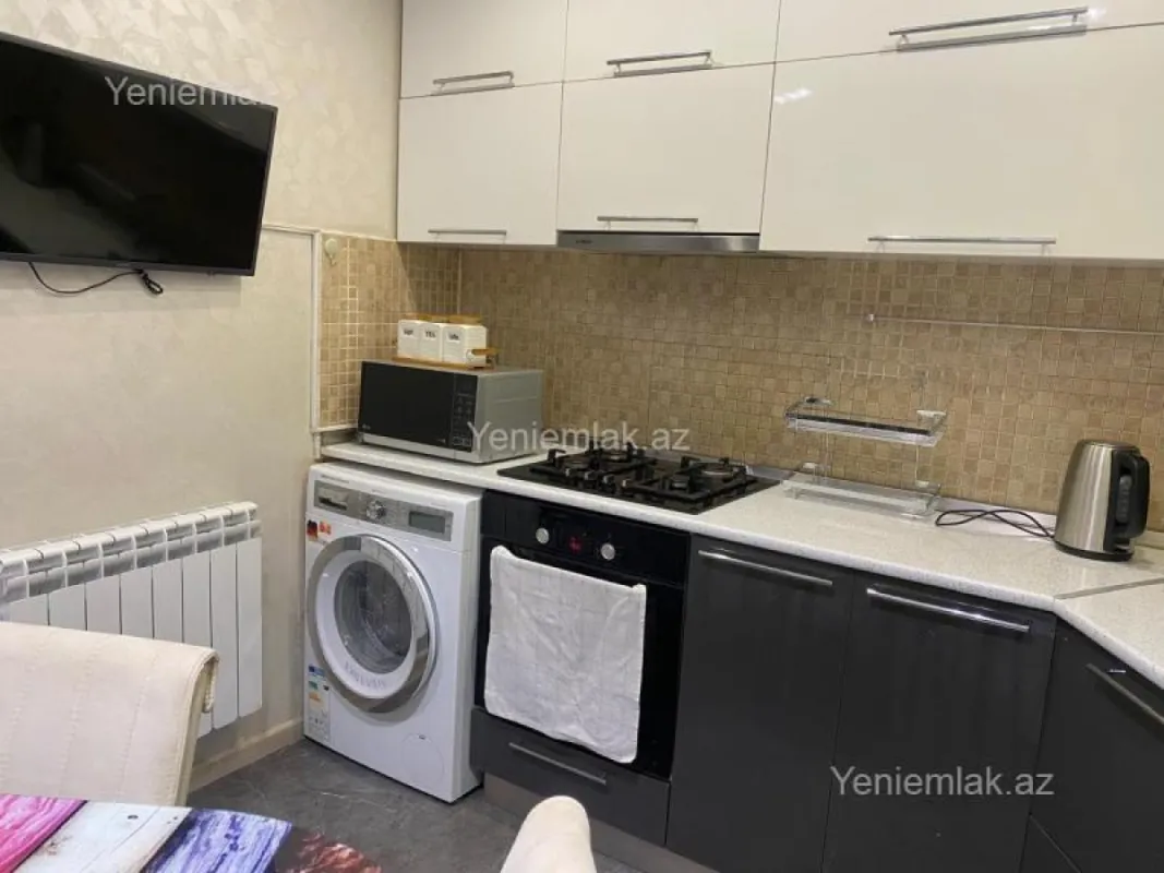Satılır 3 otaqlı köhnə tikili 100 m²