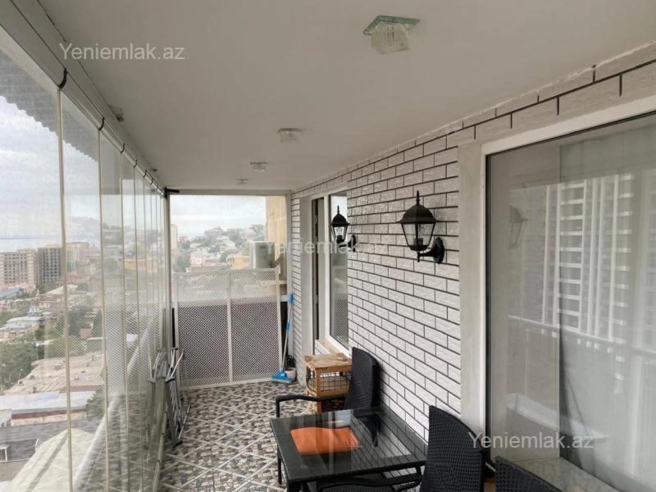 Satılır 3 otaqlı köhnə tikili 100 m²