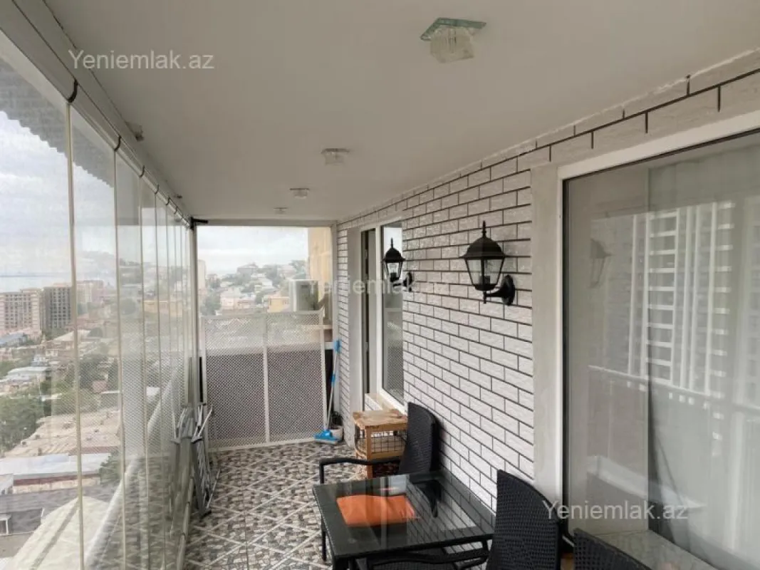 Satılır 3 otaqlı köhnə tikili 100 m²