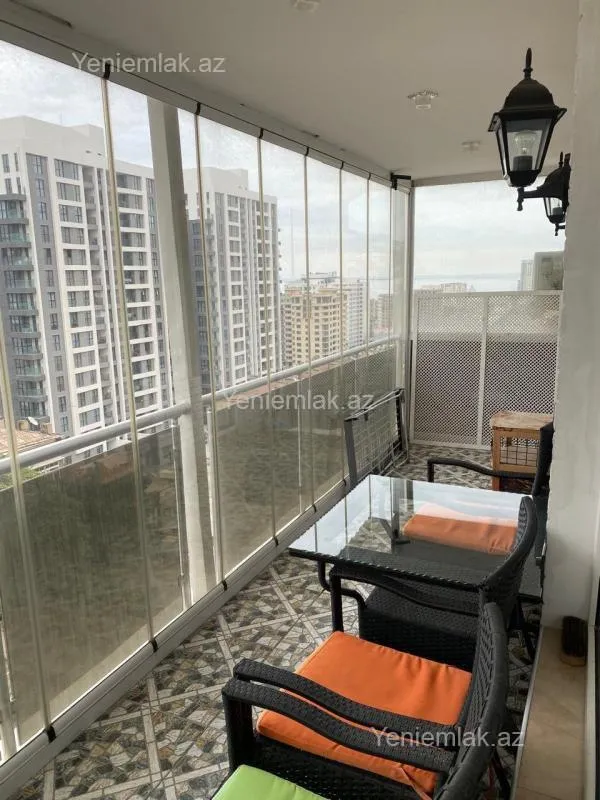 Satılır 3 otaqlı köhnə tikili 100 m²