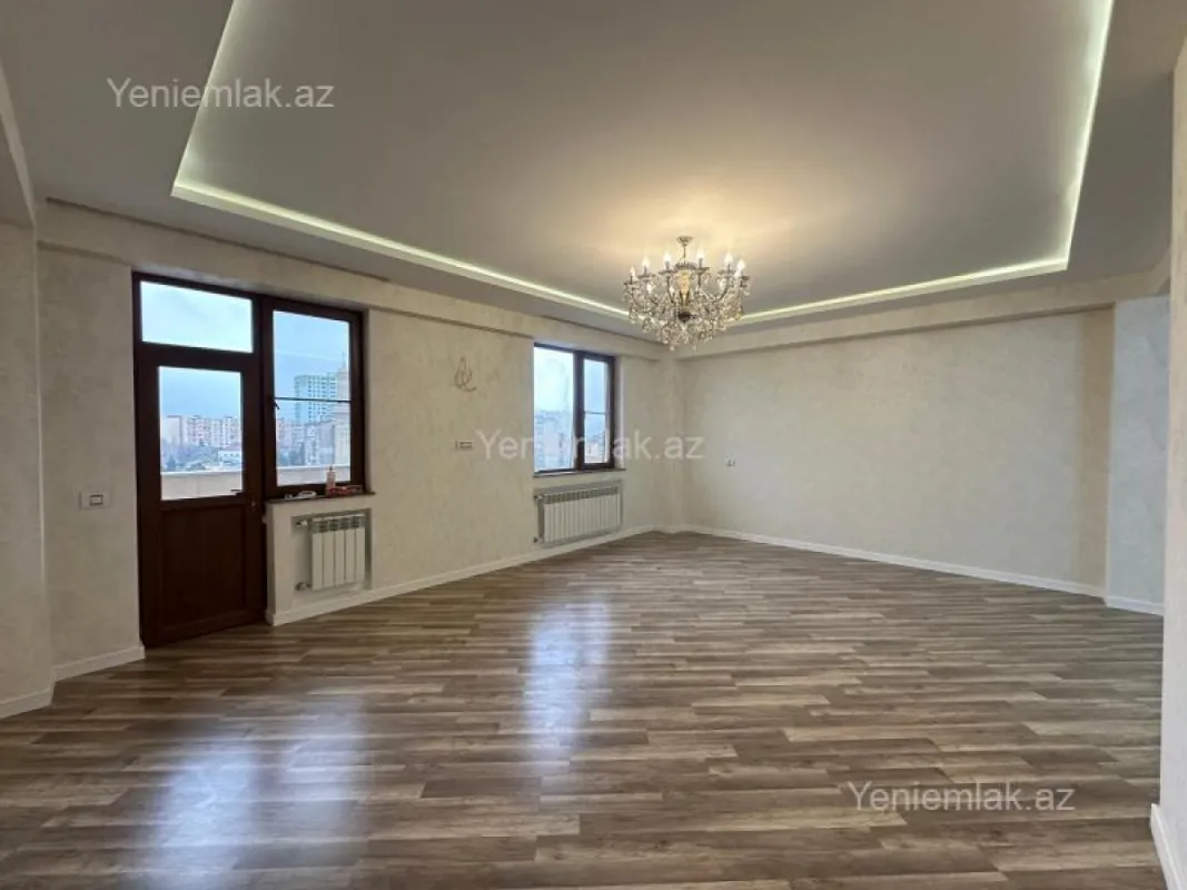 Satılır 3 otaqlı yeni tikili 130 m²