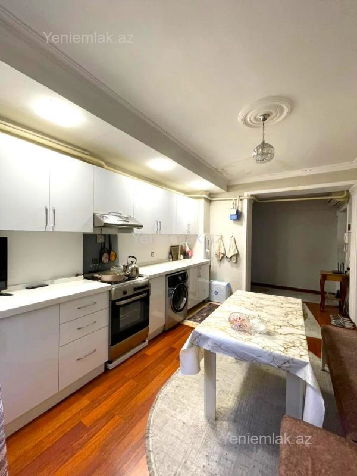 Satılır 4 otaqlı köhnə tikili 120 m²