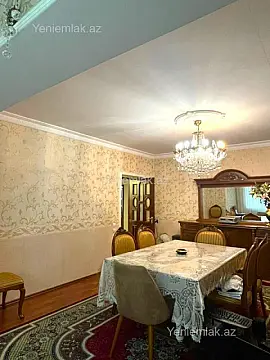 Satılır 4 otaqlı köhnə tikili 120 m²