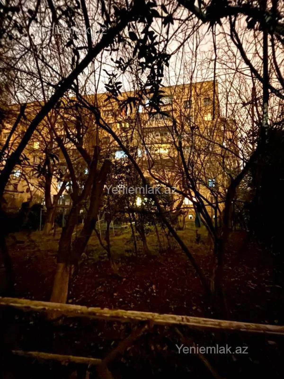 Satılır 4 otaqlı köhnə tikili 120 m²