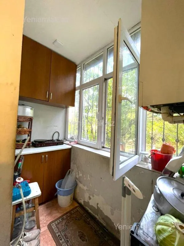 Satılır 4 otaqlı köhnə tikili 120 m²