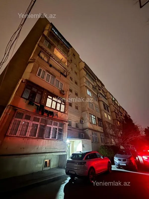 Satılır 4 otaqlı köhnə tikili 120 m²