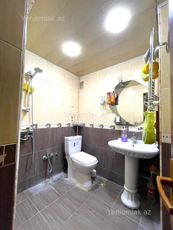 Satılır 4 otaqlı köhnə tikili 120 m²